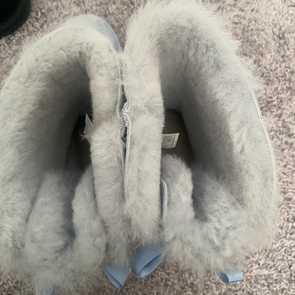 Uggs size 9 never been work, just have been sitting around. - Picture 3 of 5